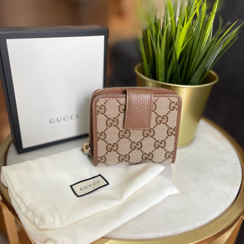 Brand New Gucci Beige Monogram Wallet